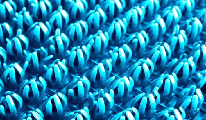 Коврик-дорожка ТРАВКА на ПВХ основе, синий металлик 0,90х15м SunStep