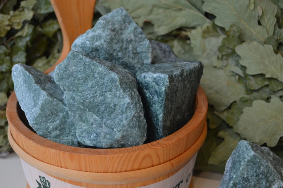 Камень Жадеит колотый (ведро), 10 кг купить в интернет-магазине Идеи длядома