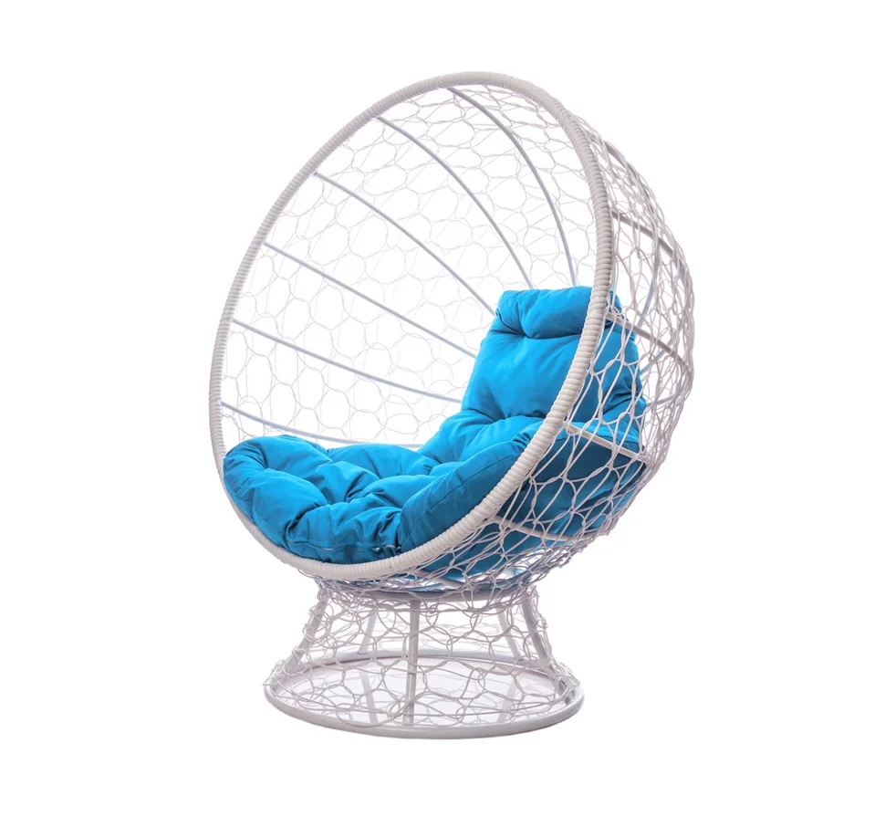 Кресло КОКОС на подставке с ротангом белое, голубая подушка