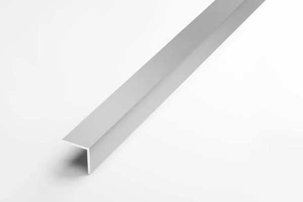Профиль угловой алюминиевый УП 04-27 (15х15мм) 2700 мм Цвет: Серебро анод