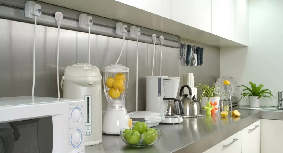 Что выбрать: трековые системы или обычные розетки?