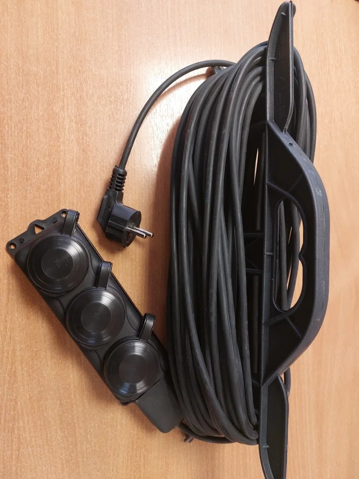 Удлинитель на рамке без заземления 3 гнезда 30 метров 16А, 2х2,5 КГ, колодка каучук