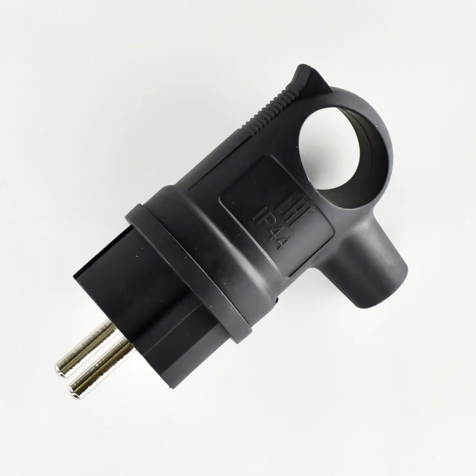 Вилка с ручкой Lezard 2Р+РЕ 1х16А 220-240V (каучук)