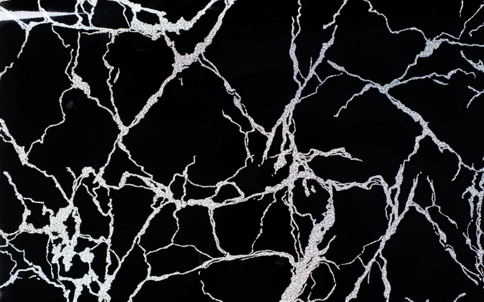 Термопленка 1,2x20м, толщина 0,65мм, серебро/черный фон, Dekorelle 200-SB