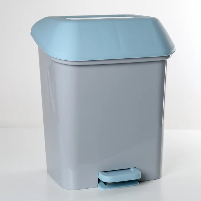 Ведро для мусора 15л с педалью "Квадра" (небесный)